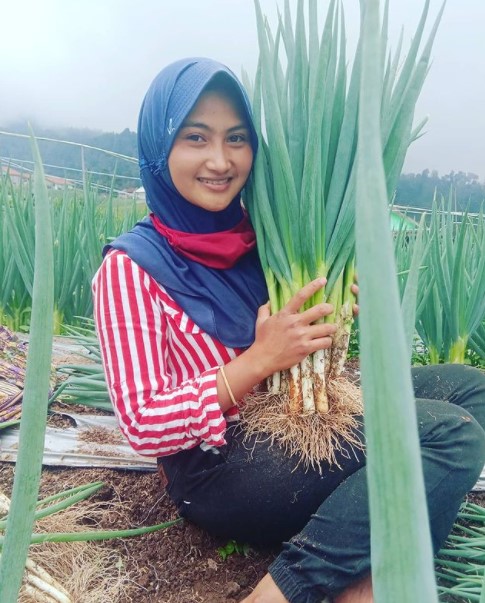 Novia Listiana, Penyanyi Dangdut yang Banting Stir Jadi Petani, Malah Kebanjiran Endorse 